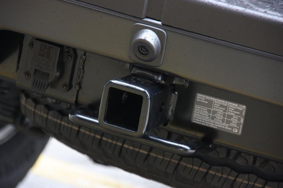 Детали экстерьера Hummer H3T Alpha 2009 года  (фото 24 из 41)